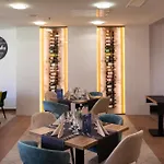 Karos Hotel