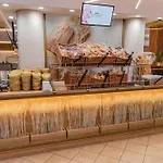 Karos Hotel 4*