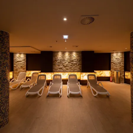 Karos Hotel