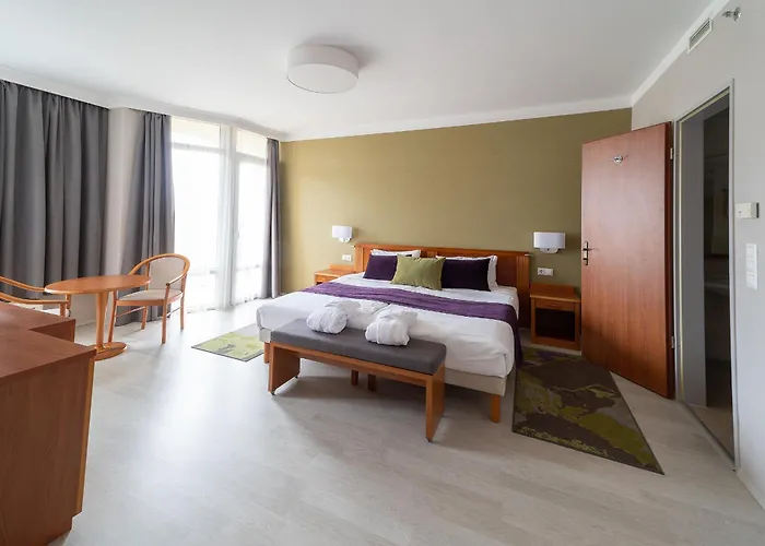 Karos Hotel 4*